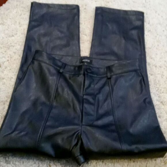 Wildfox high rise straight leg vegan leather pants w split  hem size Large NWOT - Picture 2 of 3